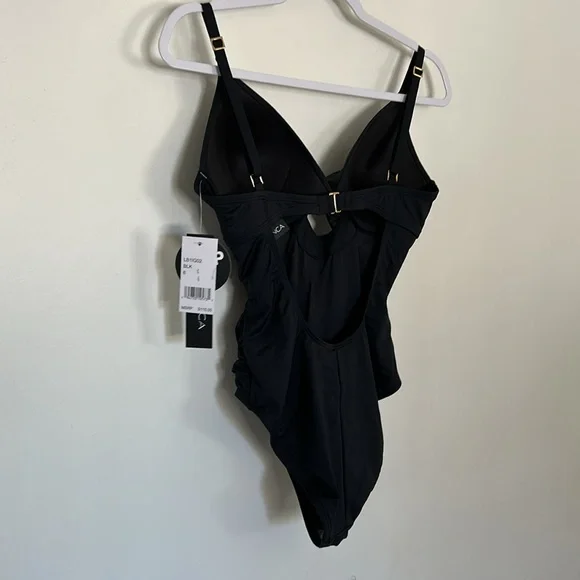 NWT La Blanca Island Goddess Twist Keyhole One Piece One Pieces